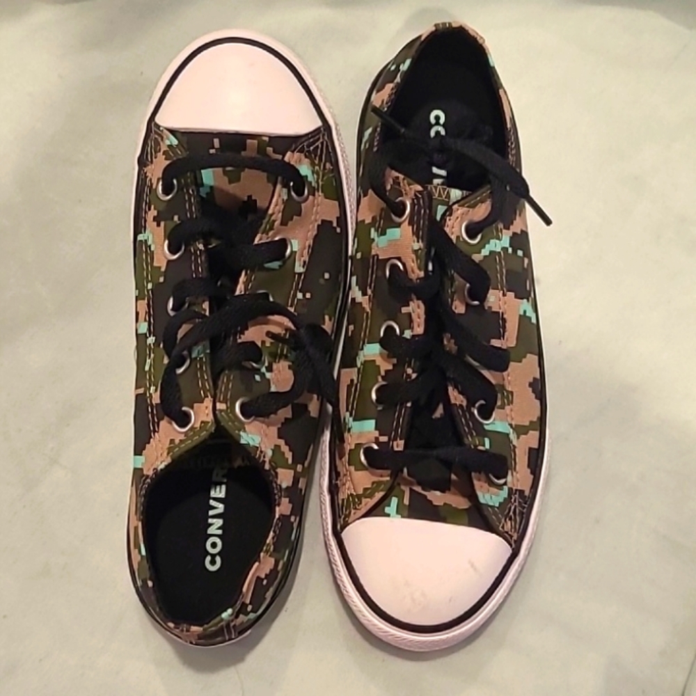 Converse boys sz3 shoes chucks [1107]
